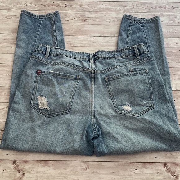 BDG Medium Wash Distressed High Rise Slim Boyfriend Jeans - Picture 6 of 13